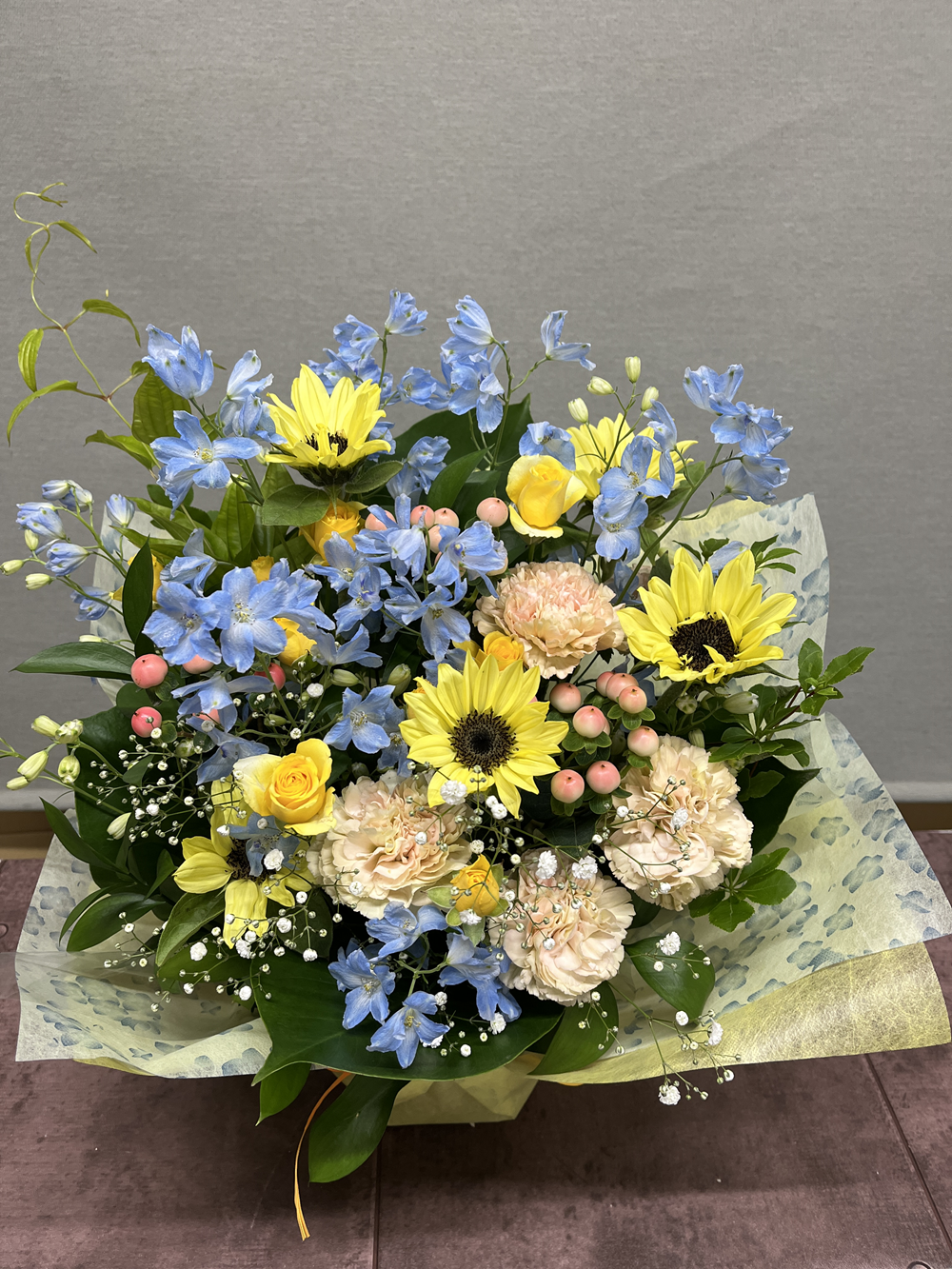 父の日 ブルー・イエロー系で お任せアレンジメント